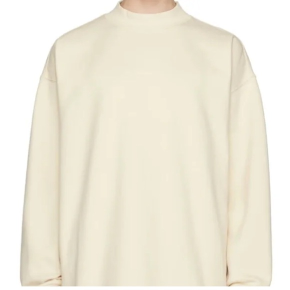 FOG ESSENTIALS Offwhite Relaxed Sweatshirt NWT - Picture 2 of 7